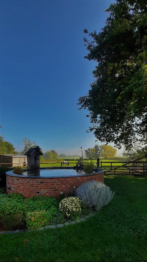 B & B Victors Hof, Met Zwemvijver In Landelijke Setting Lievegem Exterior foto
